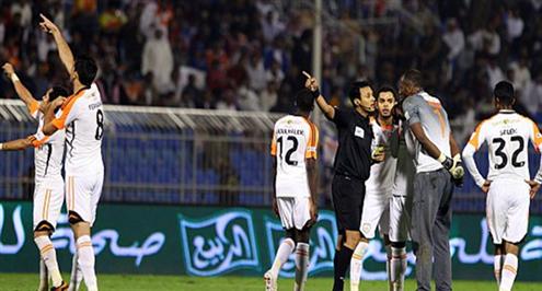 الاتحاد الإماراتي "يخطف" حكام السعودية لملاعبه